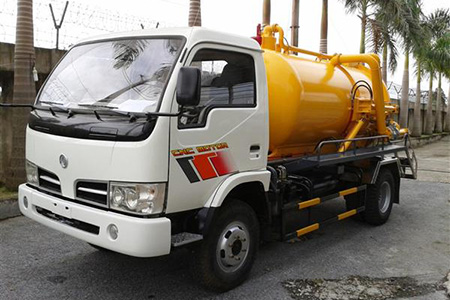 Hút bể phốt trường học