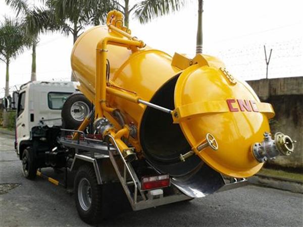 Hút bể phốt nhà máy
