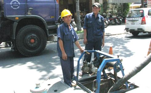 Hút bể phốt tại Long Biên nhanh chóng và sạch sẽ