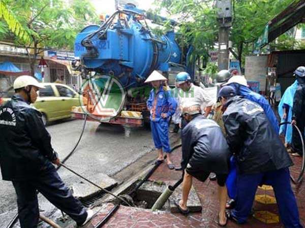 Thông tắc bể phốt tại Long Biên