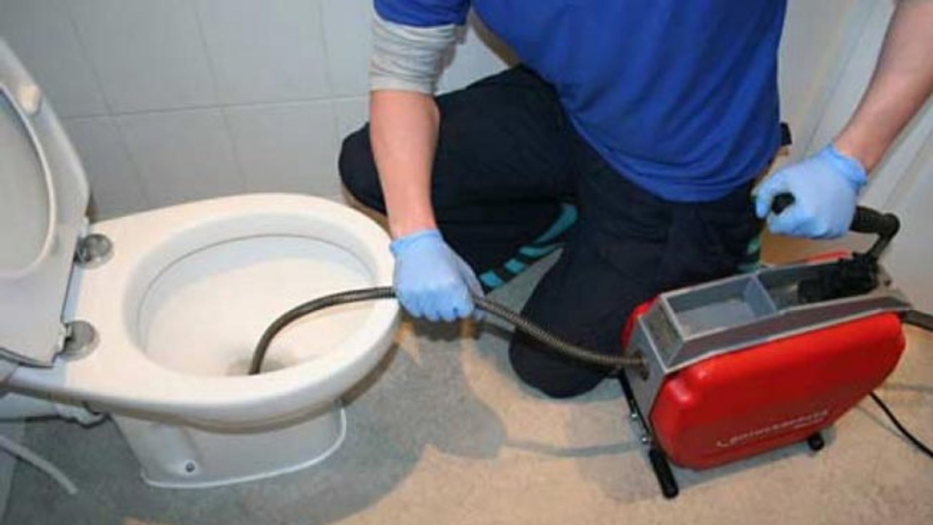 Thông tắc bồn cầu tại Doãn Kế Thiện - Cầu Giấy