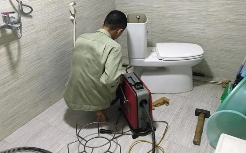 Thông tắc bồn cầu tại đường Phạm Văn Bạch - Cầu Giấy