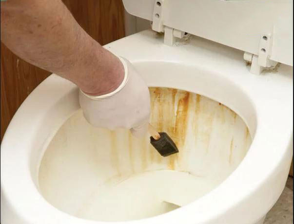 cách tảy trắng bồn cầu bị ố vàng