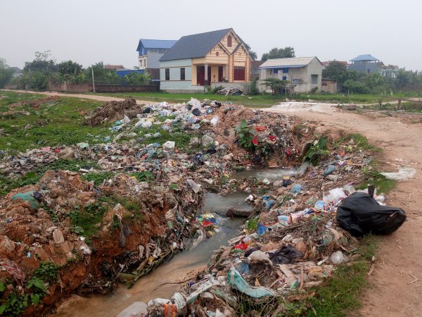 Ô nhiễm đất là gì?