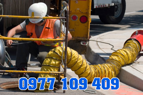 Hình ảnh rút hầm cầu tại huyện Hóc Môn