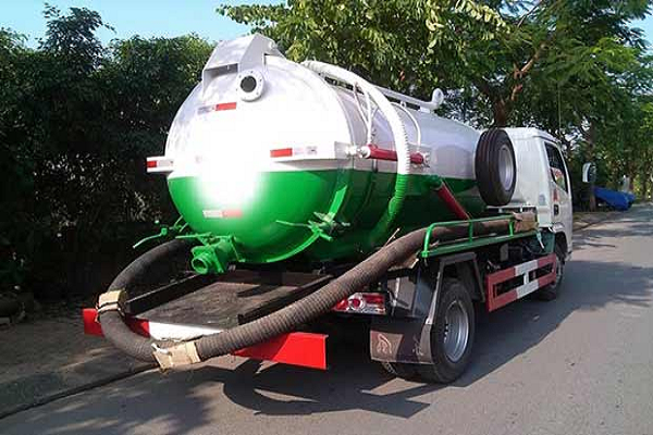 Xe hút bể phốt hiện đại tại Việt Linh