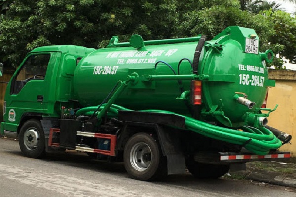 Việt Linh trang bị xe hút bể phốt chuyên dụng, hiện đại